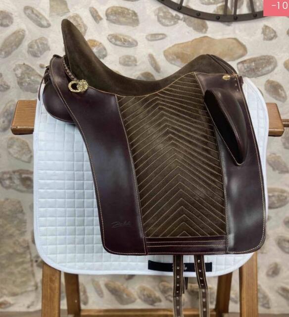 Selle de dressage portugaise