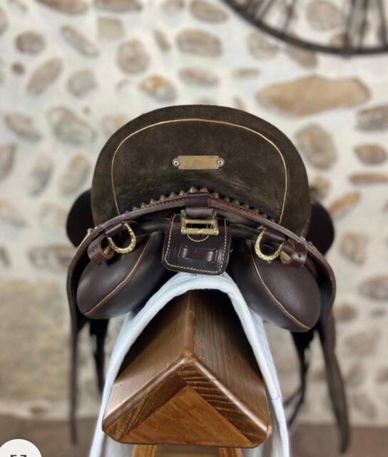 Selle de dressage portugaise