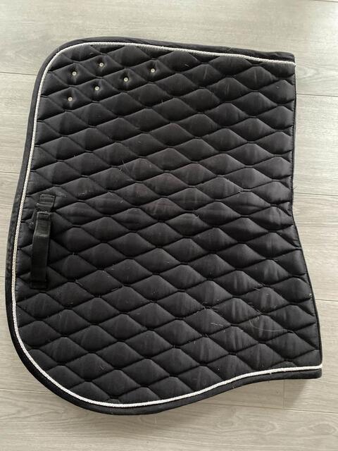 tapis noir fouganza