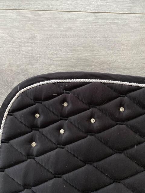 tapis noir fouganza