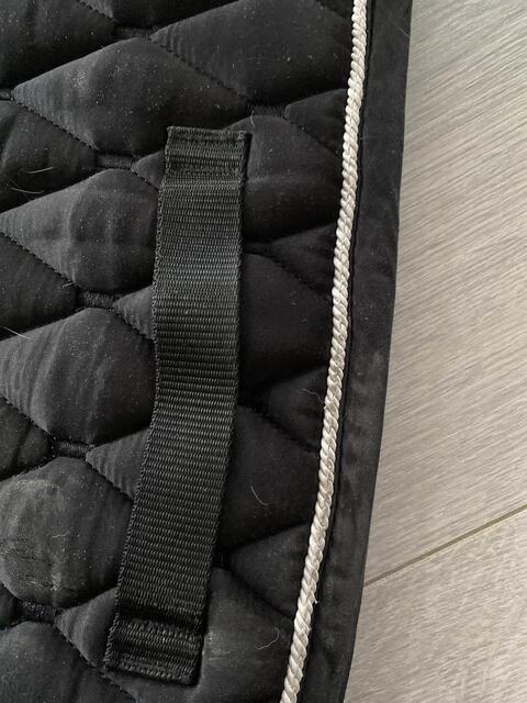 tapis noir fouganza