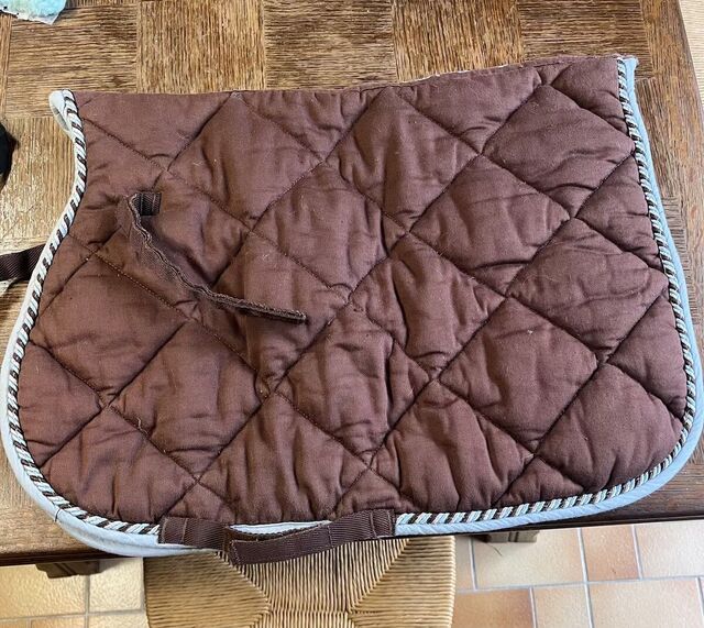 Tapis taille poney marron et bleu ciel