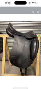 Selle Dressage