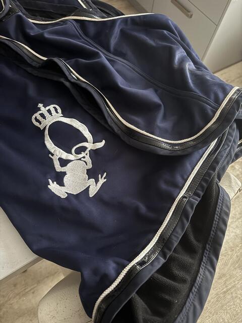 Couvre rein Frog save the Queen