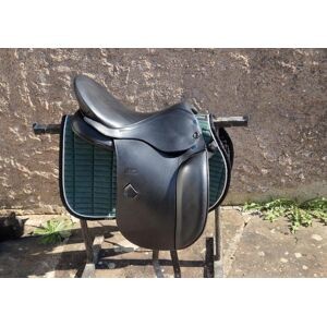 Selle Stübben noire modèle Virginia taille 18 pouces