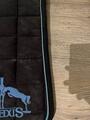 tapis veredus noir et bleu