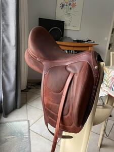 Selle de dressage makila marron devoucoux