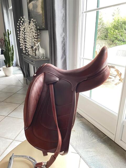 Selle de dressage makila marron devoucoux