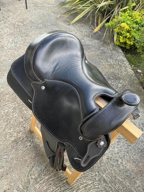 selle western noir