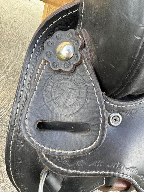 selle western noir
