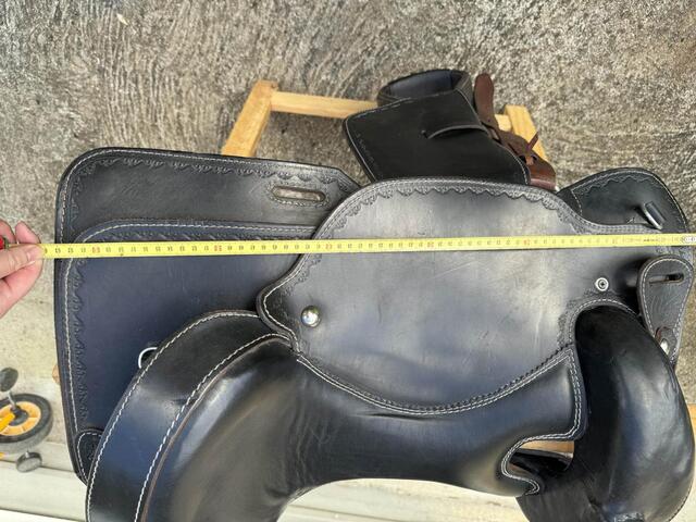 selle western noir
