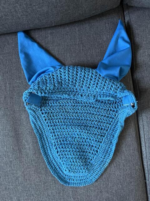 bonnet equitheme bleu