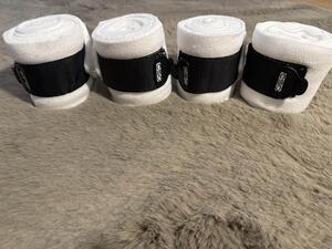quatre bandes blanches