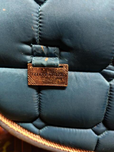 Tapis bleu canard