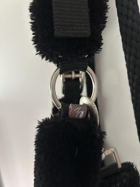 Licol mouton synthétique noir