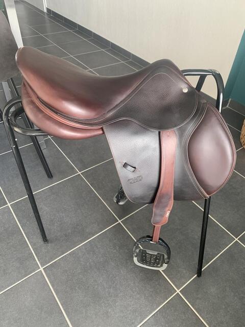 Selle CWD Sellier 17,5 pouces