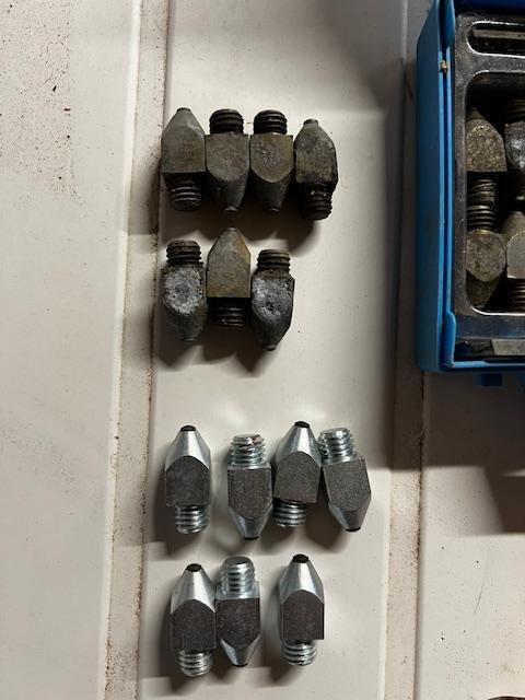 Malette de cramopons Michel Vaillant + 7 crampons neufs