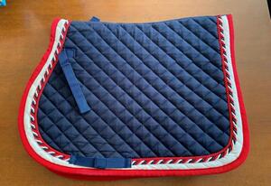 Tapis de selle bleu marine et rouge
