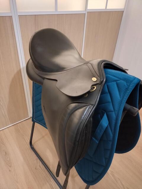 Selle de dressage Thésée 17,5 - Parfait état