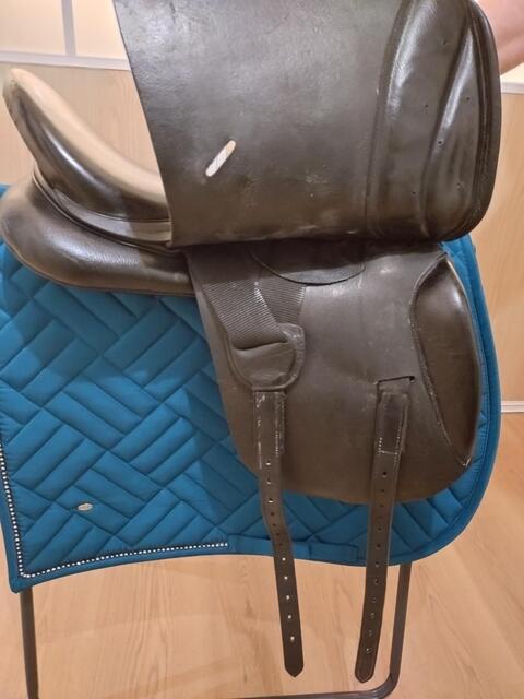 Selle de dressage Thésée 17,5 - Parfait état