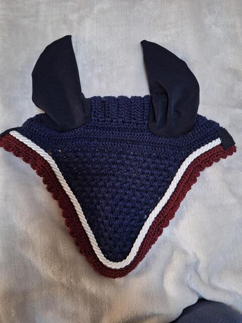 Bonnet Bleu Marine liseré Bordeaux/Blanc