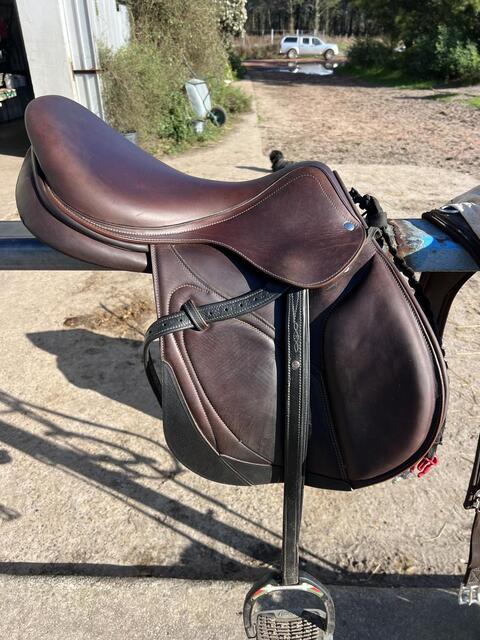 Selle atelier façon cuir