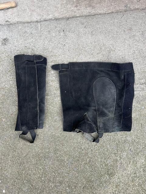 chaps cuir noir