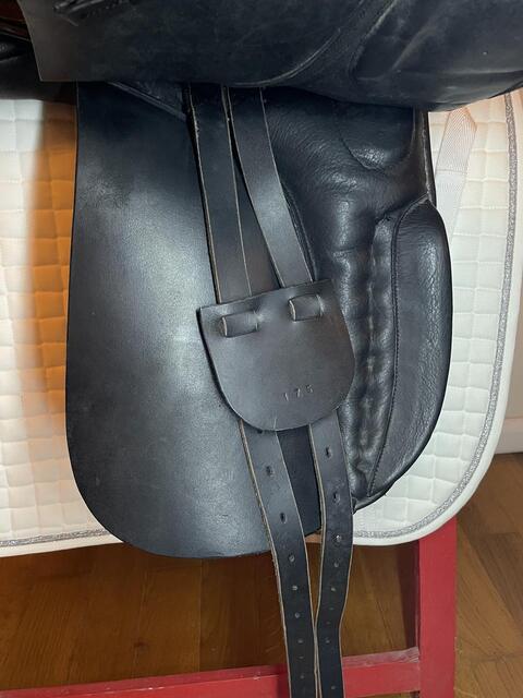 Selle de dressage Éric Mondange 17”5