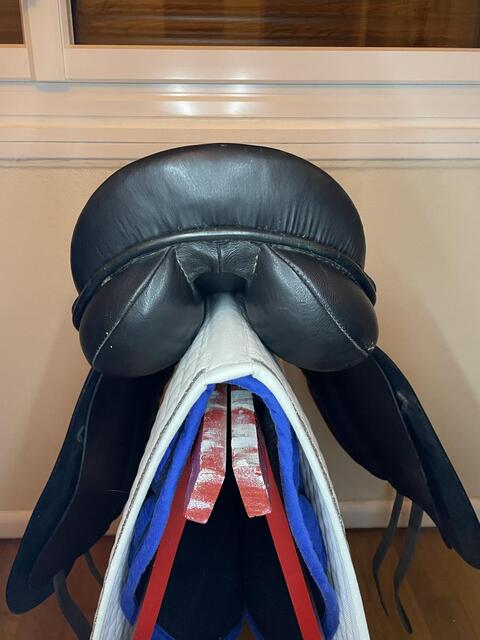 Selle de dressage Éric Mondange 17”5
