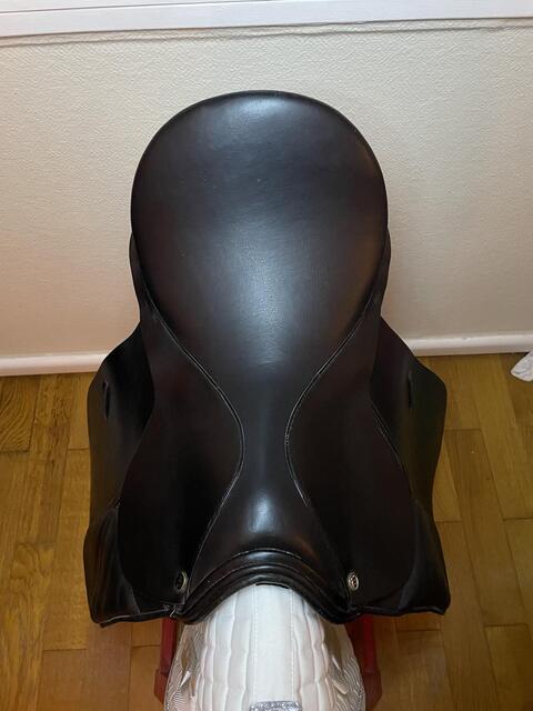 Selle de dressage Éric Mondange 17”5