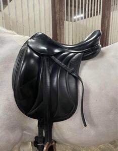 Selle Devoucoux makila 17,5
