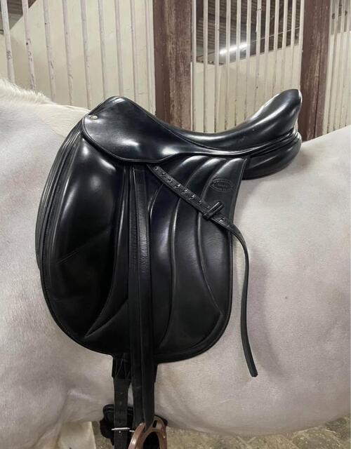 Selle Devoucoux makila 17,5