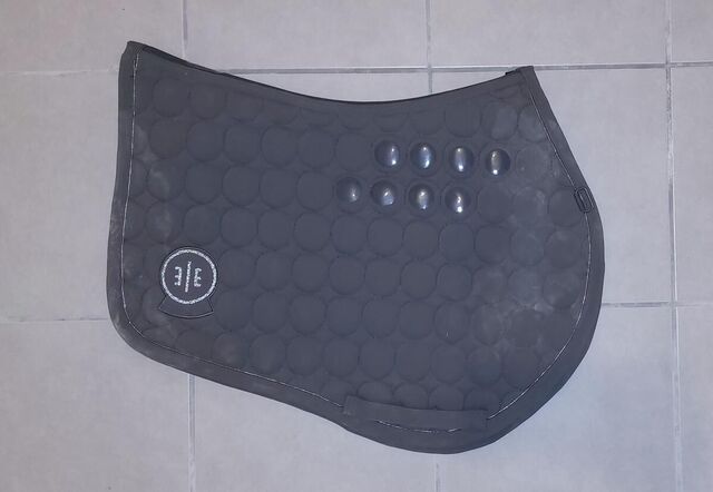 Tapis softshell eskadron essence