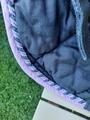 Tapis gris et rose
