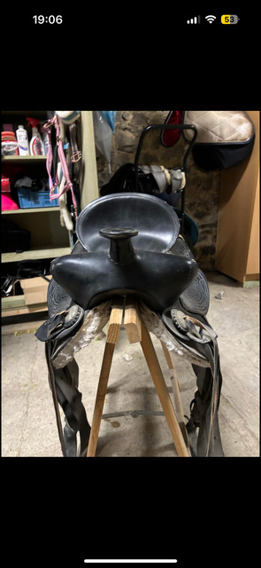 Magnifique selle western noir
