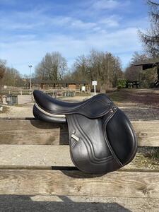 Selle Ikonic Évolution 17,5