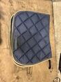 tapis bleu privilège équitation