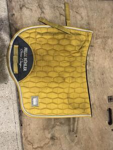 tapis jaune moutarde d’occasion