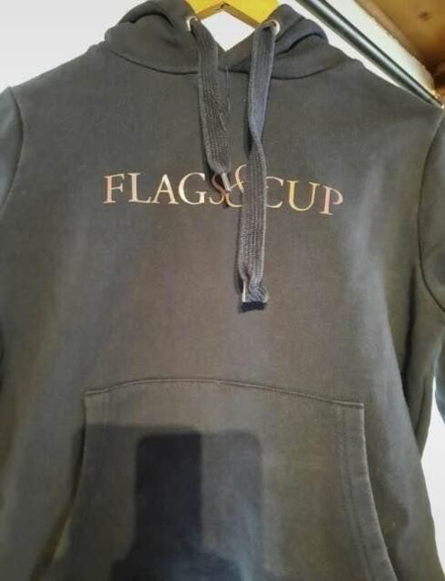 ensemble flags and cup