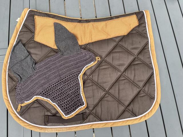 Ensemble tapis + bonnet cheval