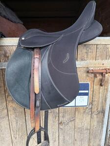 selle wintec lite hart 17,5 pouces en excellent état