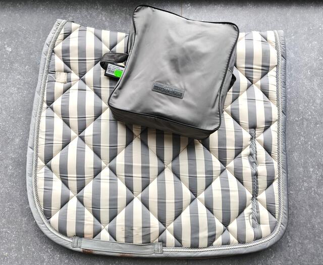 Ensemble Eskadron dressage full