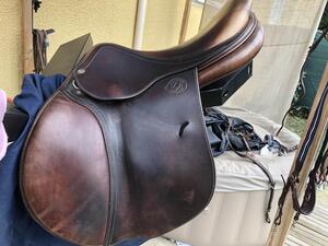 selle by Antares