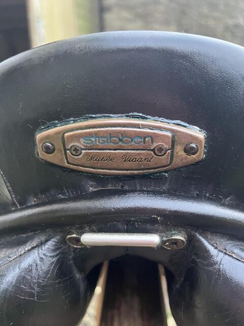 Selle de dressage stubben