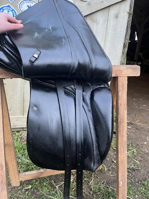 Selle de dressage stubben