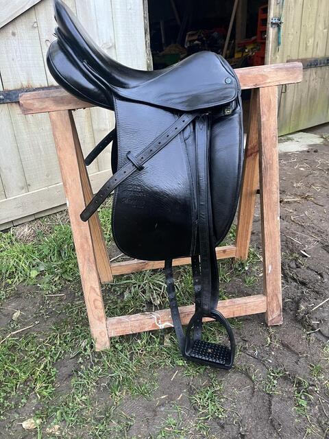Selle de dressage stubben