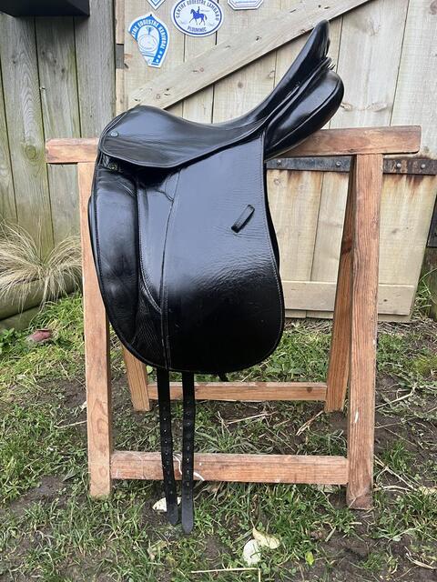 Selle de dressage stubben