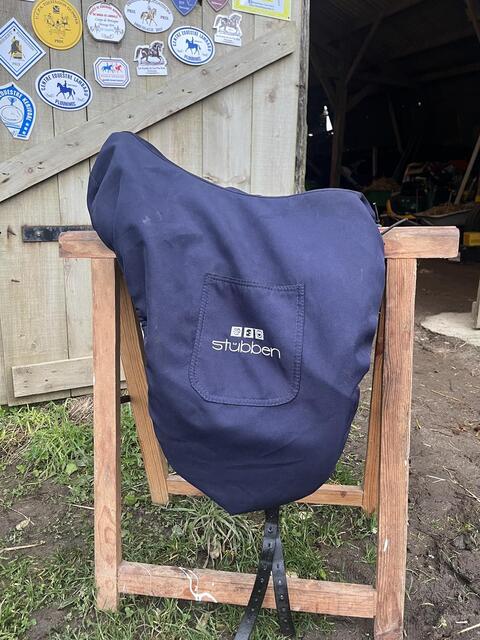 Selle de dressage stubben
