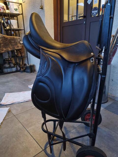 selle de dressage Loreak 17"5