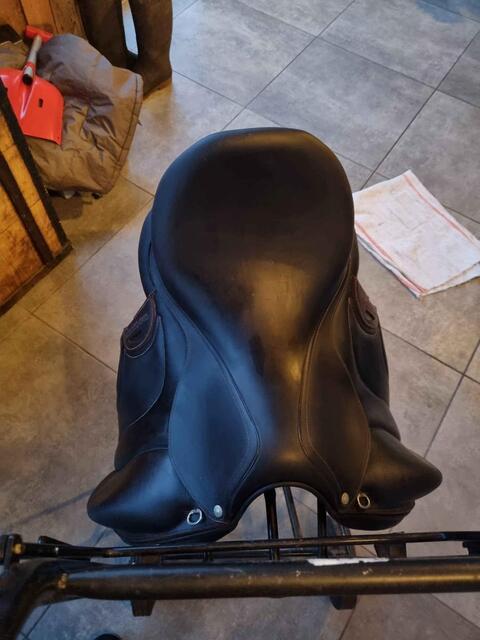 selle de dressage Loreak 17"5